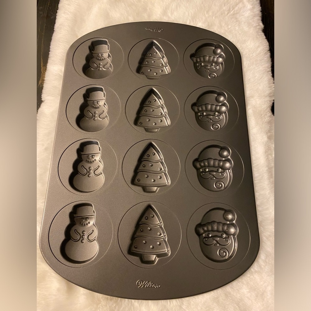 Christmas Cookie Baking Pan Non-Stick Snowmen Christmas Tree Santa by Wilton